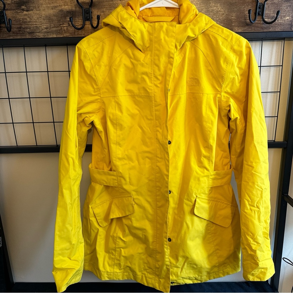 The North Face Women’s Dryvent Raincoat‎ Jacket Size M